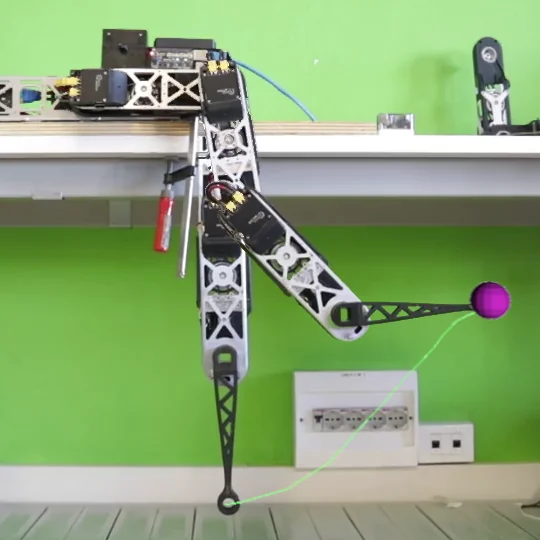 The planar three-link arm hanging from a shelf, reaching for a purple target sphere, with the executed end-effector trajectory drawn in green.
